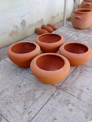 Vazalar: Bir vaza, Keramika — 1