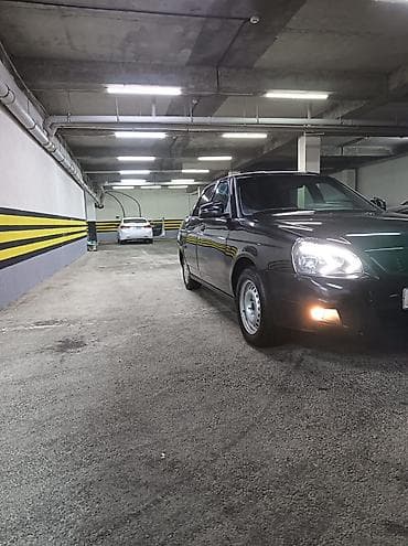 mersedes e 240: Avtomobil: Qara rəngli sedan Təsvir: - Kuzov: Qara, dörd qapılı — 7