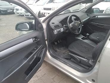 hundai accent 2011: Opel Astra: 1.4 l | 2006 il 220000 km Hetçbek — 9