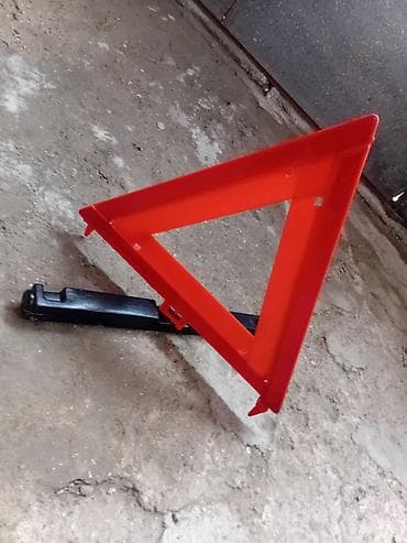 avto aksessuarlar: Avtomobil üçün qırmızı xəbərdarlıq üçbucağı - Yolda dayanma və ya — 1