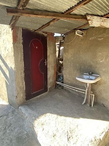 30 mine evler: Heyet evi ev şeklde göründüyü kimi çölde hamam ve sanitar qovşağı — 2
