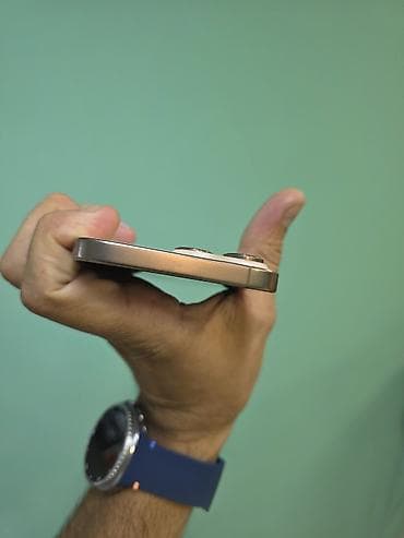 iphone plus 7: IPhone 16 Pro Max, Qızılı, Face ID — 3
