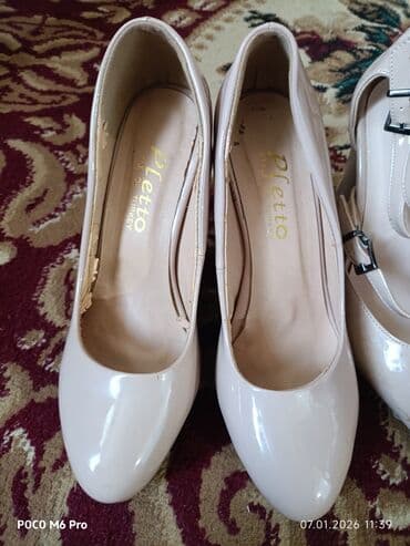 Opel: İkisi birlikdə 20 manat tək təkdə almaq olar.biri 37 ölçüdü biri 38 — 2