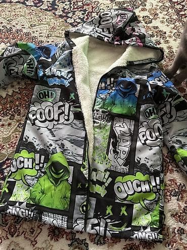 Uşaq geyimi və ayaqqabıları: Uşaq üçün kapüşonlu qış kurtkası - Dizayn: Komiks stili printlər – — 1