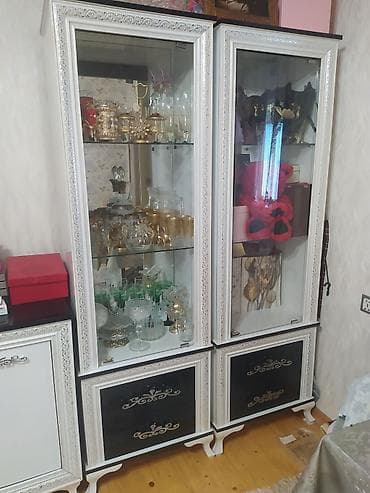 kunc skaf: - İki qapılı vitrindən ibarət servis dolabı: Ağ-qara klassik dizayn — 1