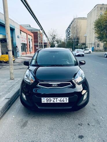 Kia Picanto, qara rəng, 5 qapılı hetçbek. Xüsusiyyətlər: - Kompakt