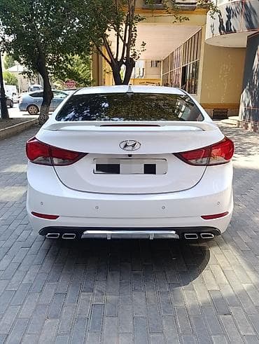 bmw f 10: Hyundai Elantra: 1.6 l | 2014 il Sedan — 4