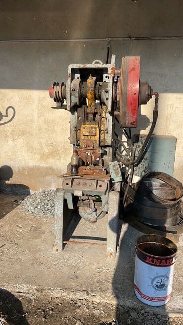 Оборудование для мойки: Metallə işləmə presləri – v16 tonluq (4 ədəd) və 25 tonluq (1 ədəd) - — 2