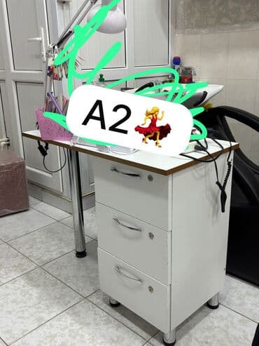 İşlənmiş, Manikür üçün masa