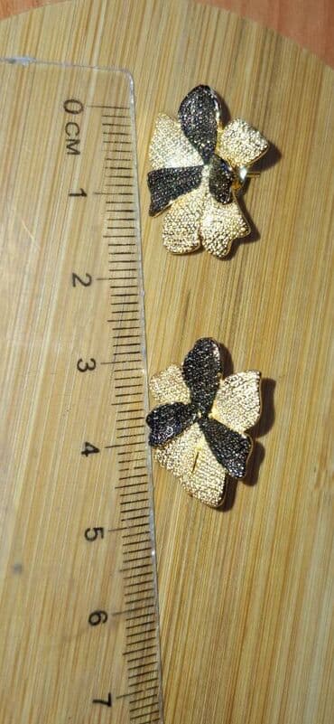 tek qas qizil sirqalar: Комплекты. Новые — 5