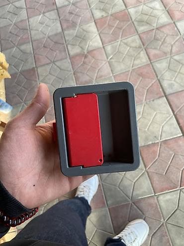 Bu məhsuldan 100 ədəd var apteçka qapı ruçkasıdı bir çox yerə