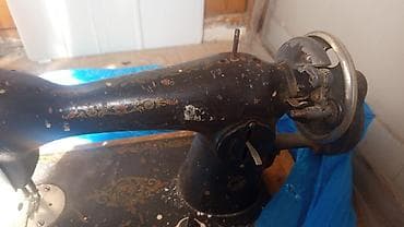 gedim: Retro tikiş maşını korpusu və baza - Material: tökmə metal gövdə — 2