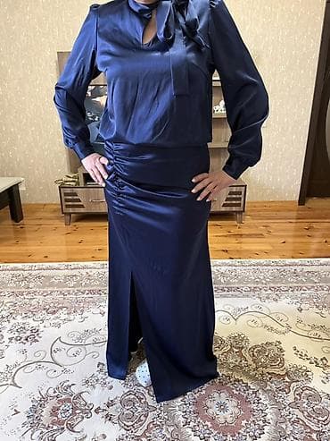 cins donlar 2020: Tünd göy rəngdə zərif atlas dəst – bluz və ətək - Parça: atlas/saten — 5