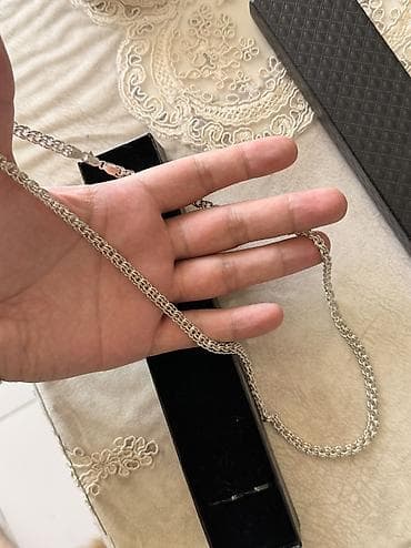buji: 60 sm uzulqda 925 gümüş boyunbağı kişi üçündür 35 qram ağırlıqı var — 1