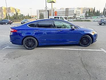 balta disk: Ford Fusion sedan – mavi rəng, 4 qapı, ön və arxa park yerlərində — 6