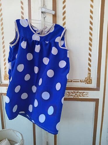 uşaq yelencek: Uşaqlar üçün ağ nöqtələri olan mavi rəngli don. Bu yüngül və rahat — 4