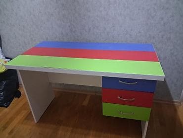 Дом и сад: Rəngarəng yazı masası. Masa uşaqların və yeniyetmələrin otağı üçün — 2