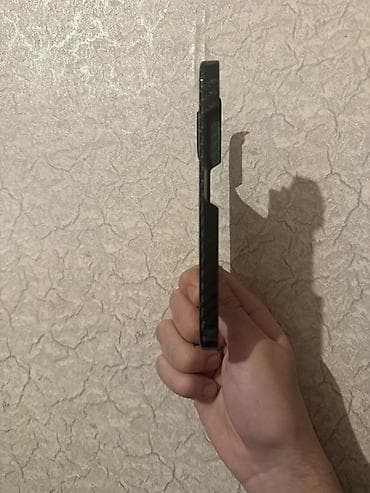 nothing phone 2 qiyməti: İphone 16 pro üçün qoruyucu kabro Matrealı karbon fiberdi 85 manata — 2