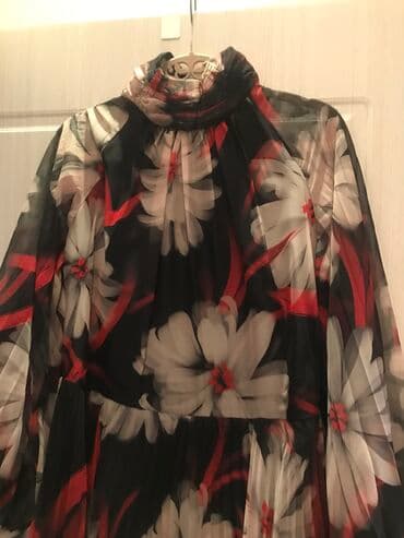 Платье почти как новое . Одевалось один раз на свадьбу . Размер 42 — 4