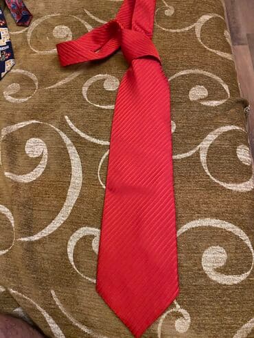 Sviterlər: Qalstuk
4 ədədi 10 azn
Ya bura yada vatsapa yazın — 3