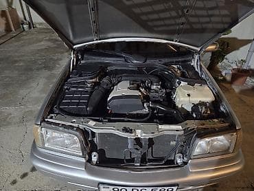 mini cooper kreditle: Mercedes-Benz C-Klasa (W202) sedan - Kuzov: sedan, gümüşü rəng - — 2