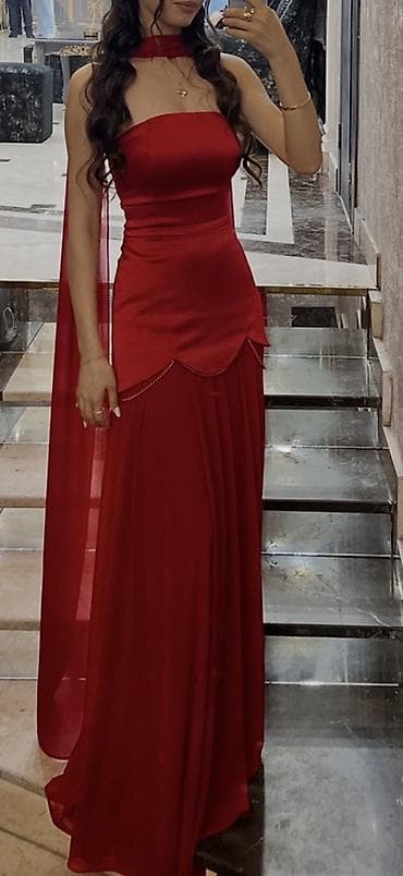 Aksesuarlar: Qırmızı gecə donu - Rəng: dərin qırmızı/bordo - Uzunluq: yerə qədər — 2