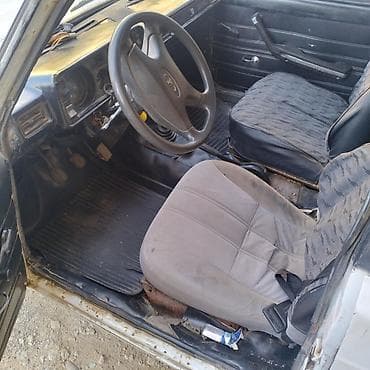 lada oturacaqlar: Lada 2104 universal, ağ rəng. - Kuzov: 5 qapılı universal gövdə, iri — 8