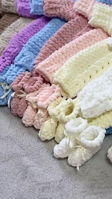 kombinezonlar: Yumşaq ipdən toxunmuş körpə kombinezon dəsti Sifarişlə toxunulur. - — 2