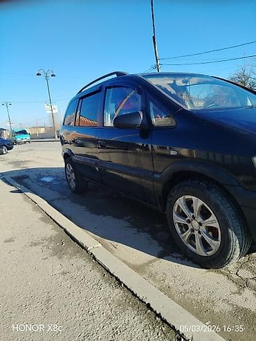 Opel Zafira: 1.8 l | 2001 il 4444 km Universal