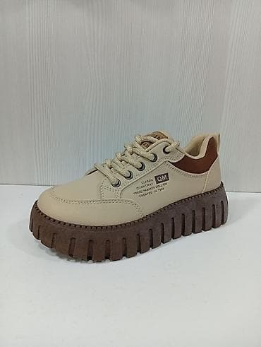 deri kaslok: Qadın krossovkası – qalın dişli platforma - Rəng: bej üst hissə — 1