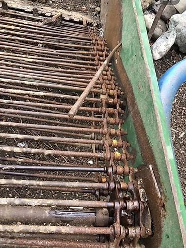 İnkubatorlar: Kartutka yığan aqreqat (traktora qoşulan qazıma və süzgəc lentli tip) — 1