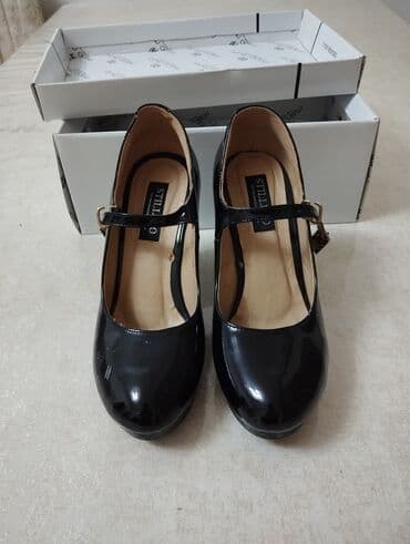 uşaq evleri: Ayaqqabı 37 razmer Lakirovni — 2