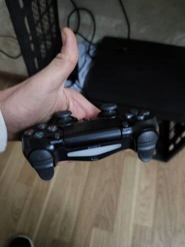 ps4 satılır: PlayStation 4 satılır! 🎮 ✔️ Əla vəziyyətdədir, tam işləkdir ✔️ — 4