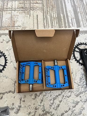 Велозапчасти: Salam her vaxtiniz xeyir hammisi satilir tezedi Pedal-40azn original — 2