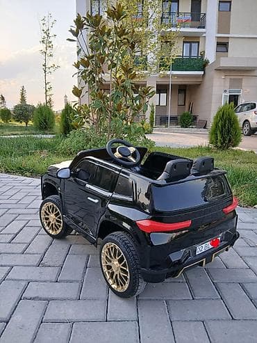 qar geyimi: Uşaqlar üçün elektrikli minik avtomobili – premium SUV dizaynı - — 4
