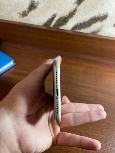 iphone 9s: IPhone 11, Gümüşü, Face ID — 2