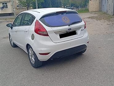 Ford Fiesta: 1.4 l | 2009 il 255 km Hetçbek