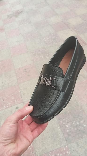 41 razmerKişi loaferi – klassik qara rəngdə, hamar teksturalı dəridən — 1