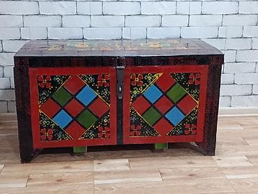 sandık: Əl işləri ilə bəzədilmiş taxta sandıq/dolabcıq 1960 ci illərin — 3