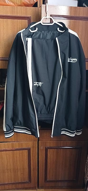 Şalvarlar: İdman desti təzə geyinilməyib razmeri 2xl özüm 95 az almışam 40 az — 3