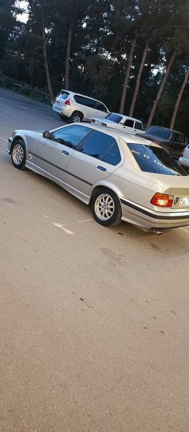 купить мопед бу: BMW 3 series: 1.8 л | 1997 г. Седан — 3
