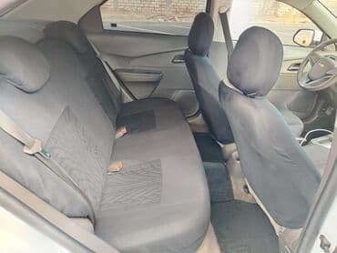 mersedes c 230: Ağ rəngdə Chevrolet Cobalt avtomobili. Salonda oturacaqlar üçün — 13