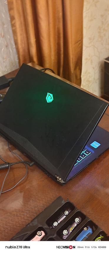 Oyun noutbuku – 15.6" ekran, RGB arxa işıqlı klaviatura, yaşıl işıqlı