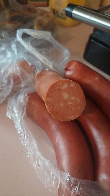 kolbasa uzluyu: 100% təbii və halal Naxçıvan sucuğu. Sucuğun 1kq-ı 21₼. Tərkibi: Halal — 1