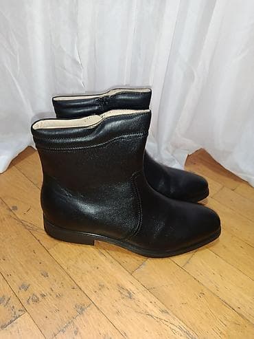 Botinkalar: Satilir:İtaliyadan qelib təzədir 400 manata alinib.Qara dəri qısa kişi — 2