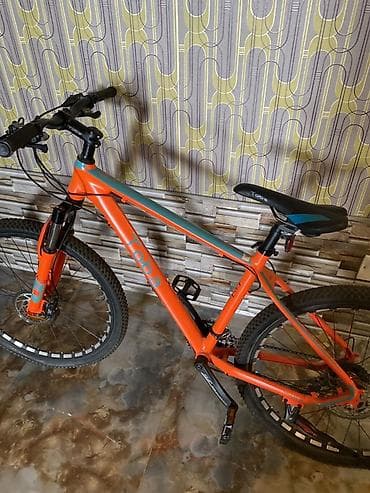 trek marlin 5: Tobe dağ velosipedi - Çərçivə: yüngül alüminium hardtail, idman — 1