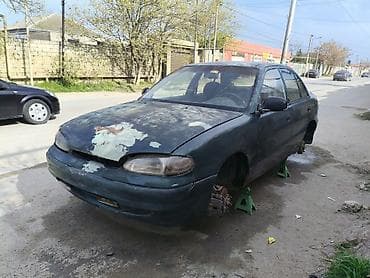 əllə çəkilmiş maşın şəkilləri: Satılır: köhnə sedan avtomobil (ehtiyat hissələri üçün) Xüsusiyyətlər — 2