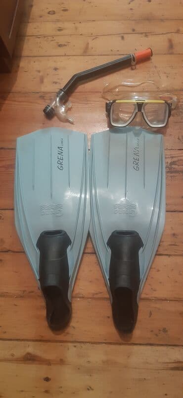 üzgüçülük papağı: Mavi rəngli üzgüçülük ləvazimatları dəsti. Dəstə bir cüt üzgüçülük — 1