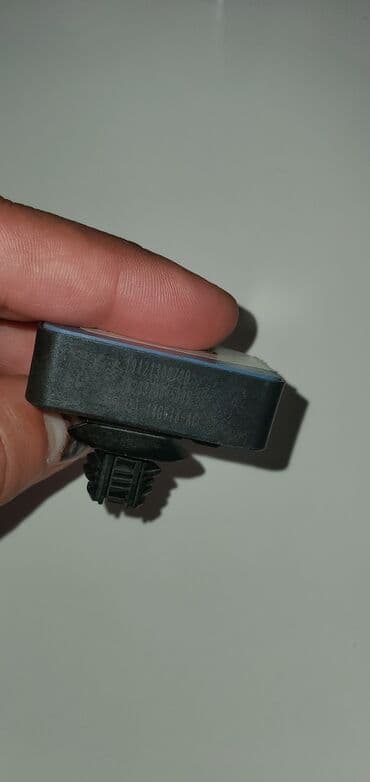 Soyutma və qızdırıma sistemlərinin digər detalları: Ford ve lincoln masinlari ucun temperatur datciki.
Original yeni — 2