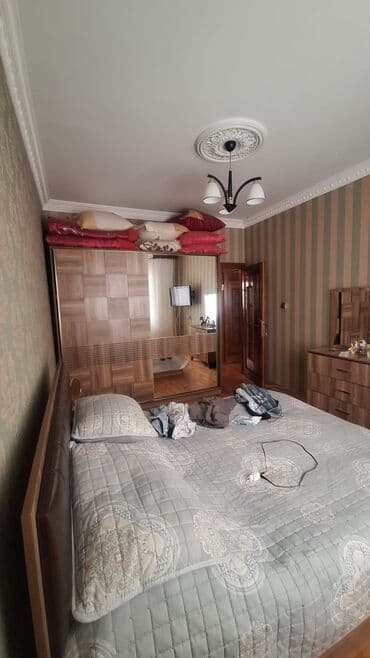 kirayə xalqlar: Mənzil — 3-ci mərtəbə, giriş qapısı 167 nömrəli mənzilə açılır. Geniş — 8